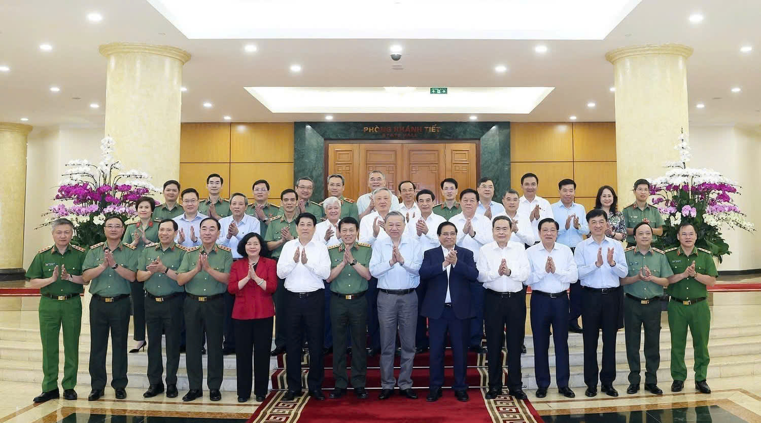 Z6990993732583 7153b746316ed8e7c64e92fef5b0157d