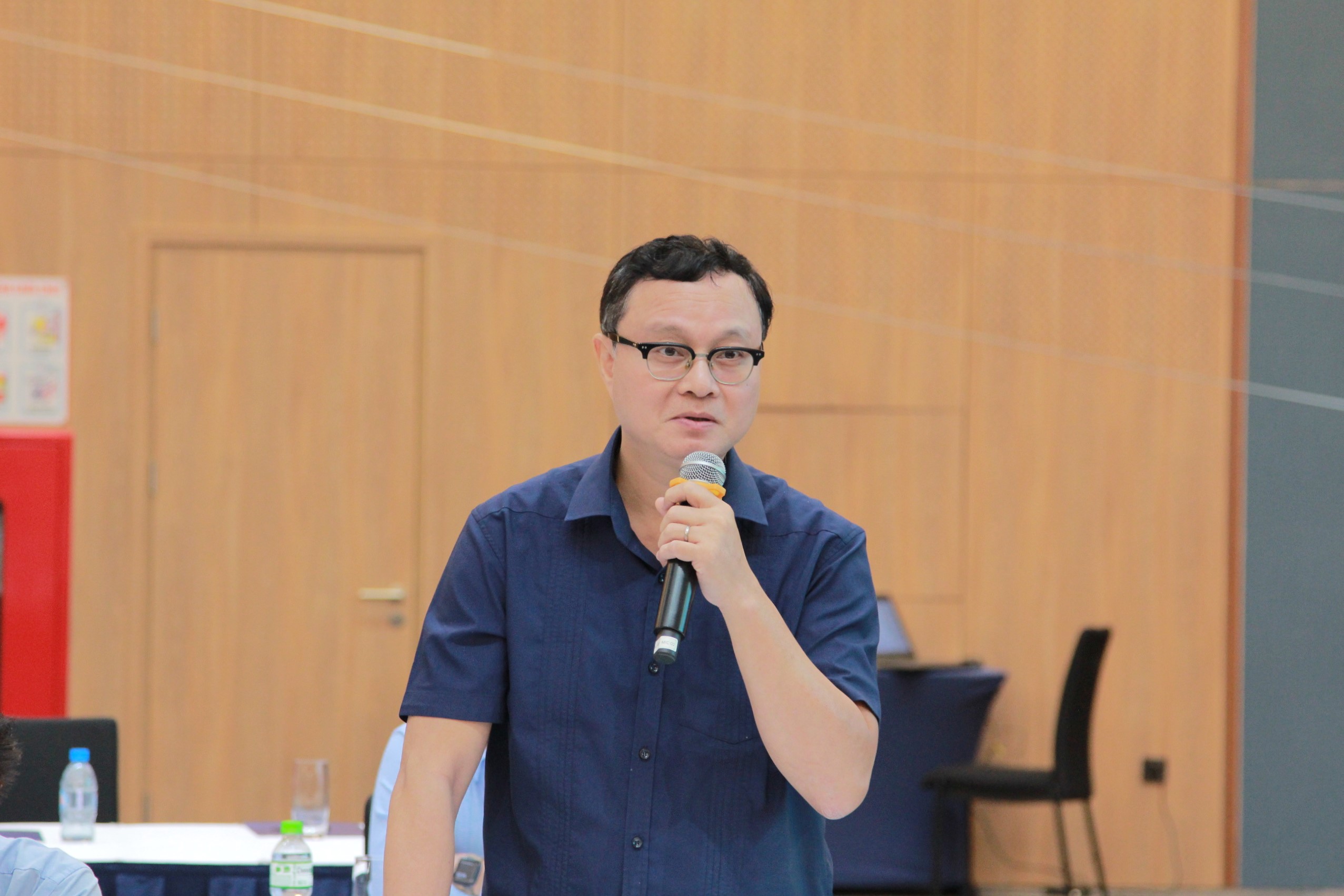 Các đại Biểu Thảo Luận Tại Hội Thảo. 5 (1)